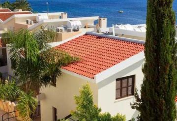 Opt for a house by the sea in UK